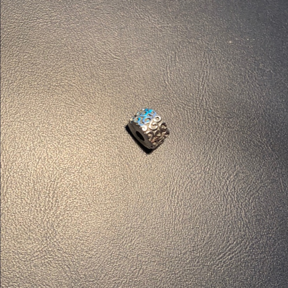 Pandora clip charm